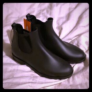 ✨Sporto Matte Black Short Rain Boot - NWT✨